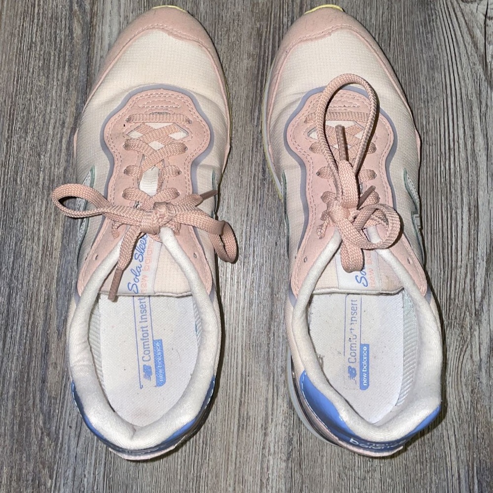 women’s new balance sneakers
